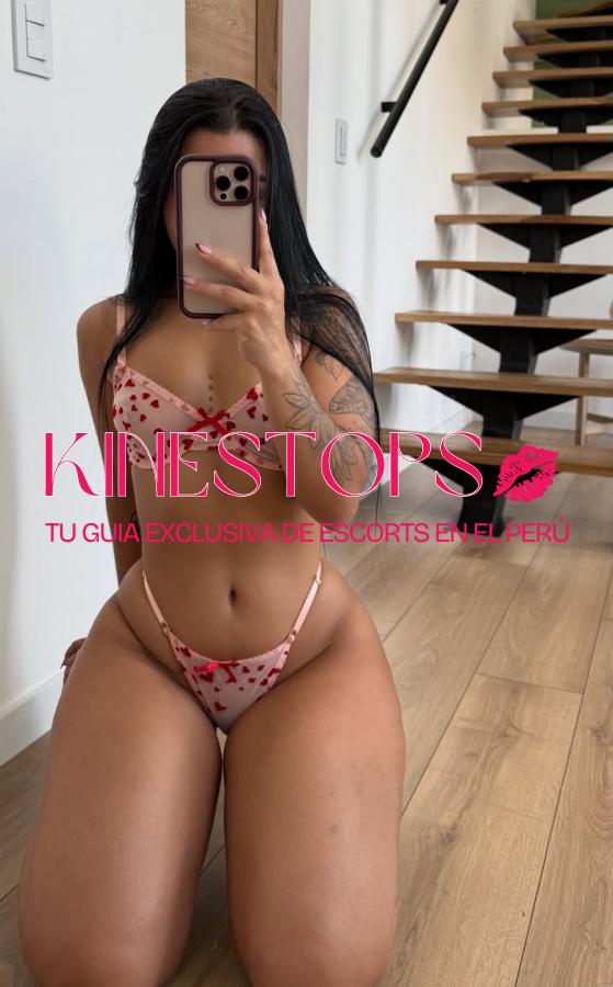 Romina - Anfitrióna universitaria muy atractiva y placentera