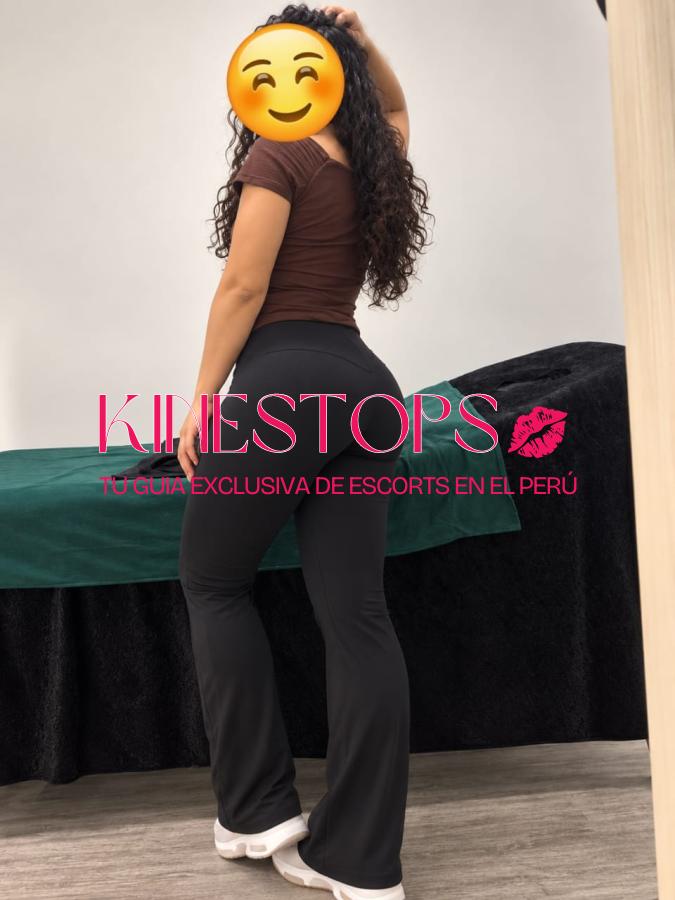 Sabrina - Bella estudiante de lindas curvas y una cintura pequeñita